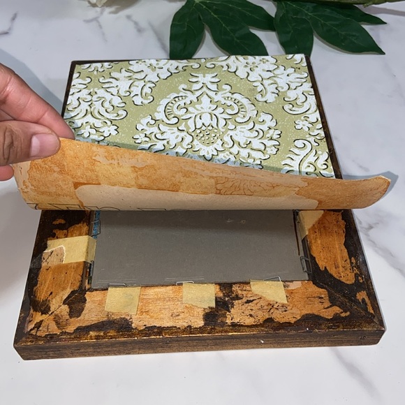 Hand Made Japanese Person Playing Instruments Signed on Gold Tone Wooden Frame - Picture 13 of 17